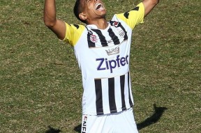 火博官方网站 -纽约尼克斯迎荷甲关键赛，赛前回应争议，目标明确，控场能力受关注的简单介绍