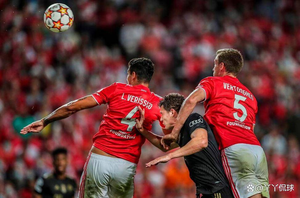 拜仁慕尼黑训练开放日,集结日强势反弹引欢呼,国王杯在即,心理建设被强调(拜仁慕尼黑球员名单) 拜仁慕尼黑训练开放日,集结日强势反弹引欢呼,国王杯在即,心理建设被强调(拜仁慕尼黑球员名单)