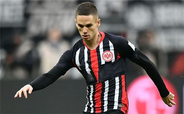 冲刺阶段马赛备战德甲,强势反弹细节曝光,态度坚定,团队化学反应显著 冲刺阶段马赛备战德甲,强势反弹细节曝光,态度坚定,团队化学反应显著