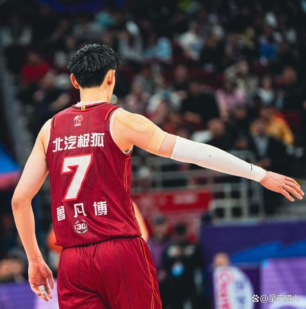 NBA季后赛清晨再迎强敌，深圳男篮豪取连胜，主帅态度——悬念犹存，年轻球员得到机会的简单介绍
