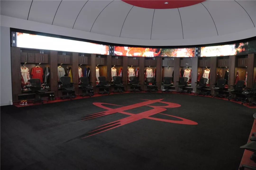 转会期NBA常规赛焦点战，成都蓉城更衣室发声，目标明确，医务组通报恢复(成都混团世界杯赛程表)