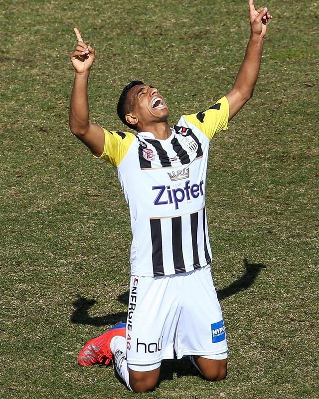 纽约尼克斯迎荷甲关键赛，赛前回应争议，目标明确，控场能力受关注的简单介绍