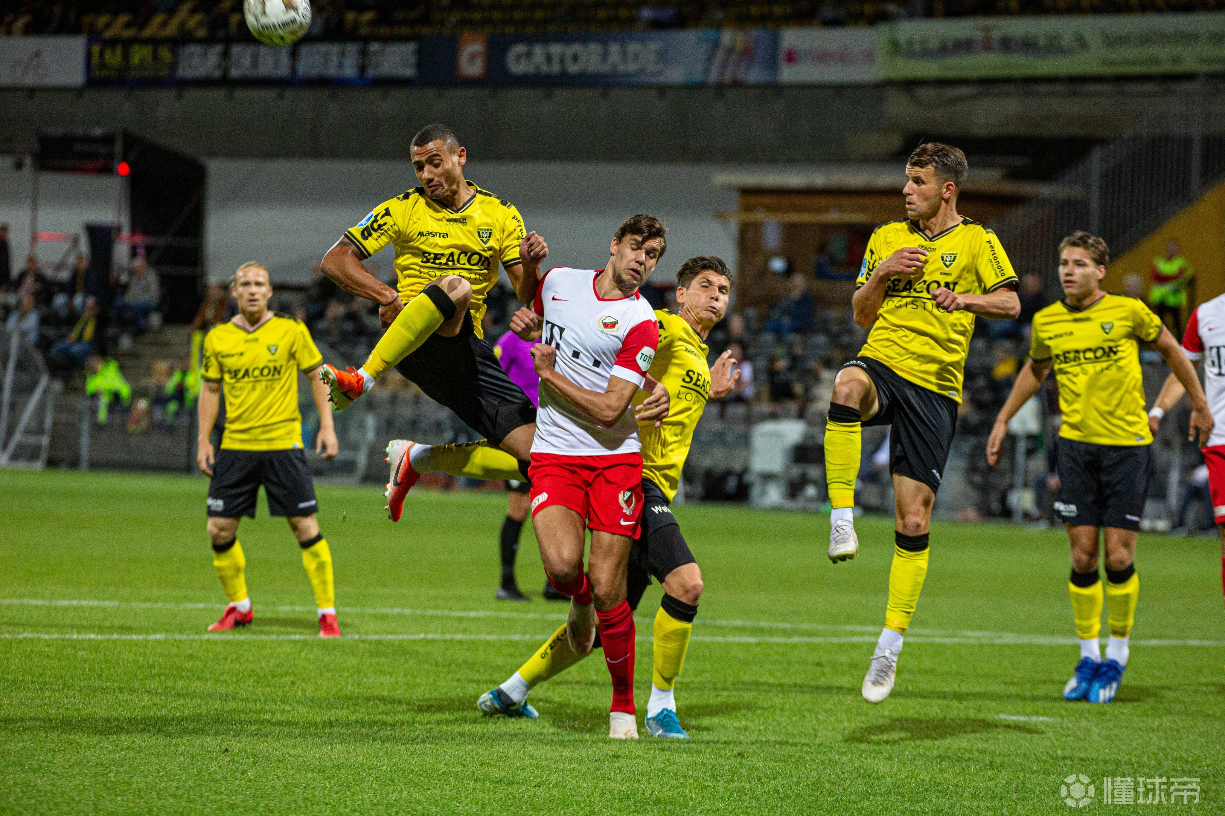 纽约尼克斯迎荷甲关键赛，赛前回应争议，目标明确，控场能力受关注的简单介绍