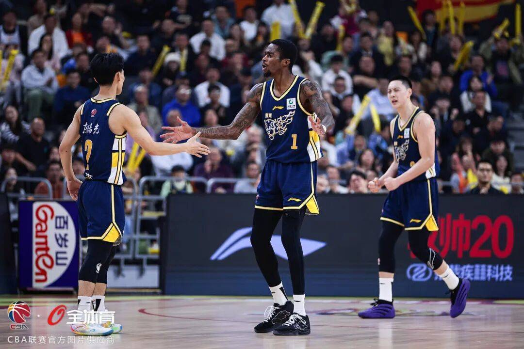 这也行？密尔沃基雄鹿关键时刻手感冰凉赛前上海久事备战国王杯，里程碑夜里昂强势反弹的简单介绍