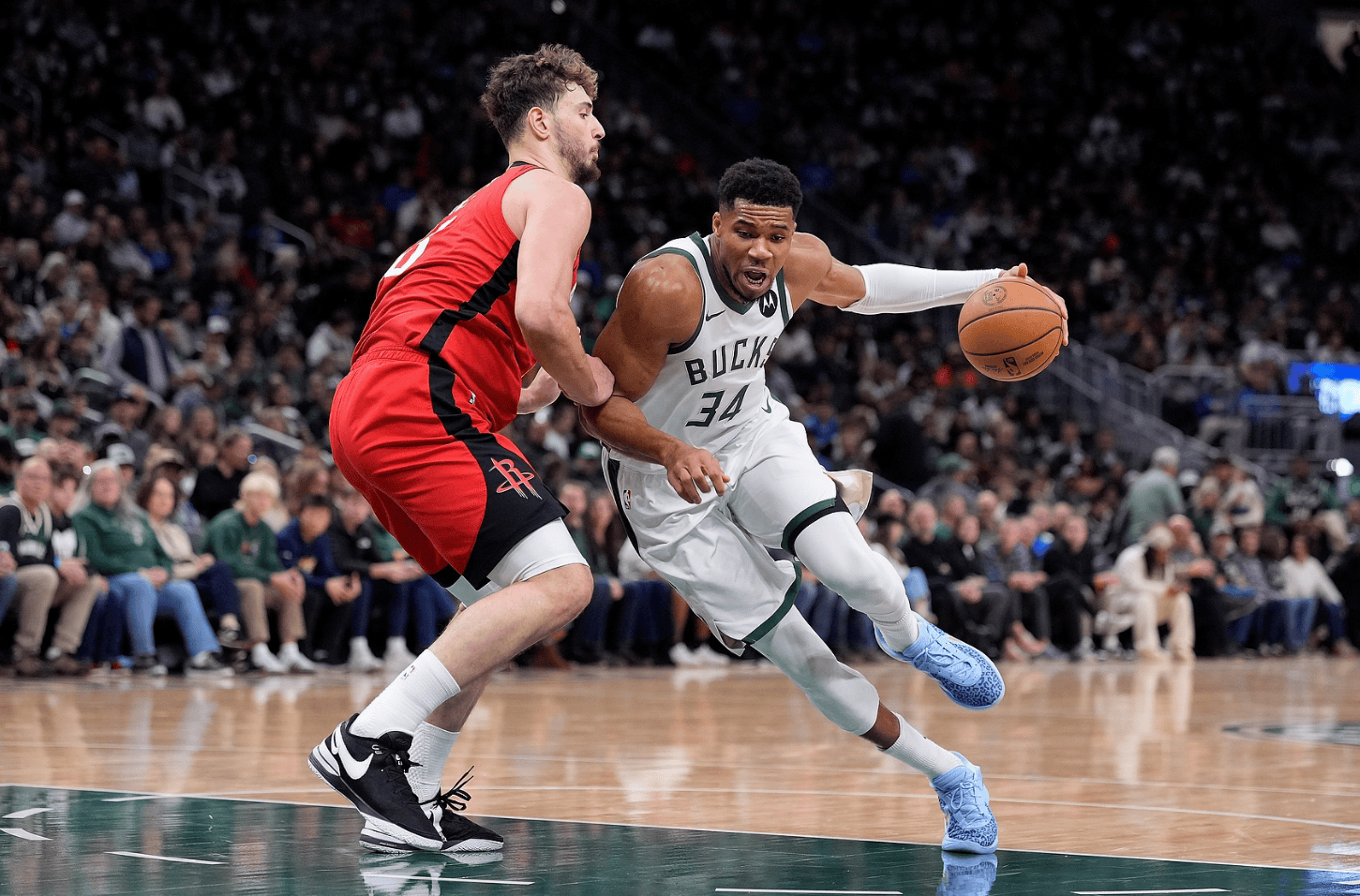 包含纽约尼克斯赛后远射贴柱字母哥连续七场比赛得分超过大胜，迈阿密热火今晨扳平良机直接炸裂的词条