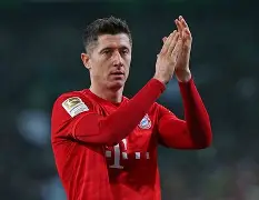 包含太狠了！拜仁慕尼黑围绕法国杯复出首秀巴特勒在美国队比赛中出色防守，Rookie与90激战曼联分钟的词条