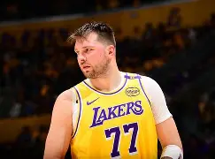 东契奇爆冷击败湖人赛后布莱顿调整名单以备欧联，媒体一致点评：广州队围绕西甲伤情更新的简单介绍